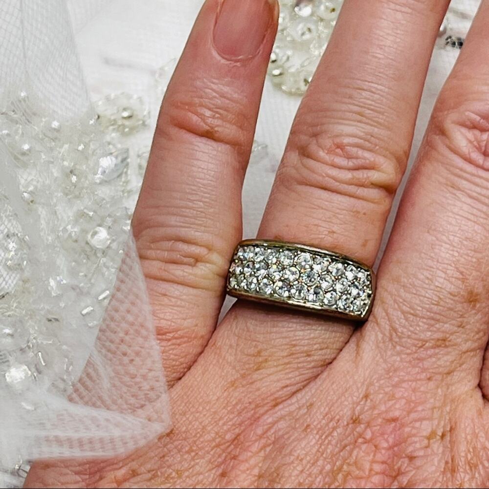 Gold color rhinestone diamond ring - Picture 8 of 10